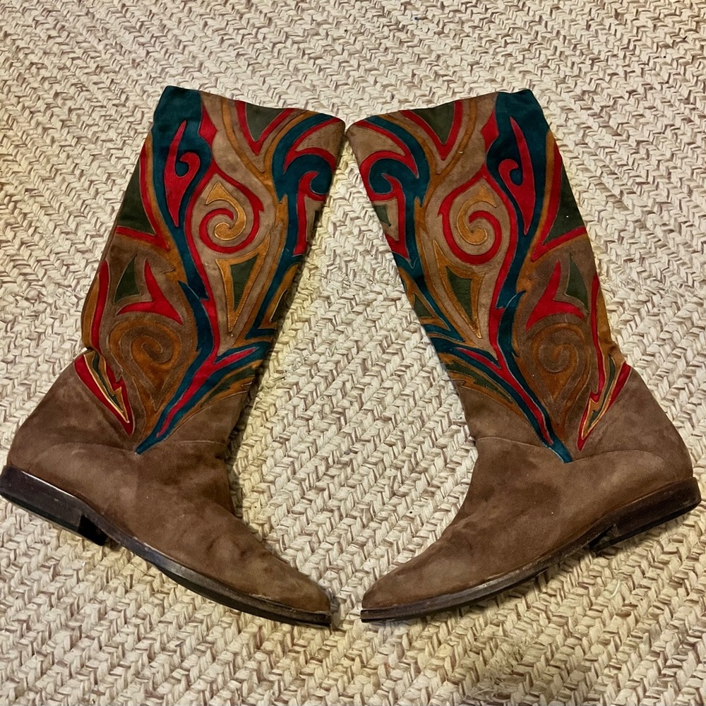 Vintage 70’s Boho Suede Embroidered Boots size 7